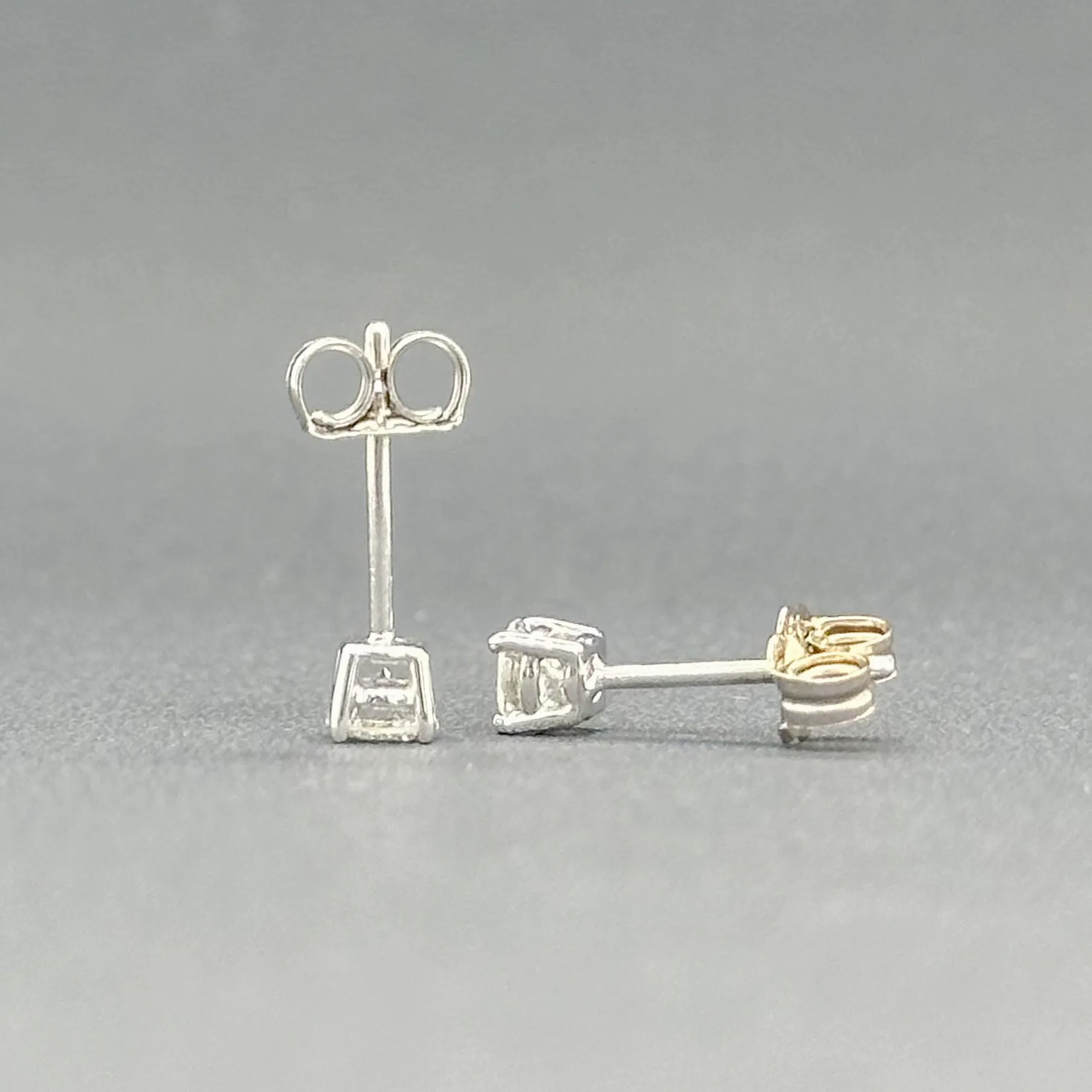 Estate 14K W Gold 0.30ctw G-H/SI2-I1 Diamond Stud Earrings