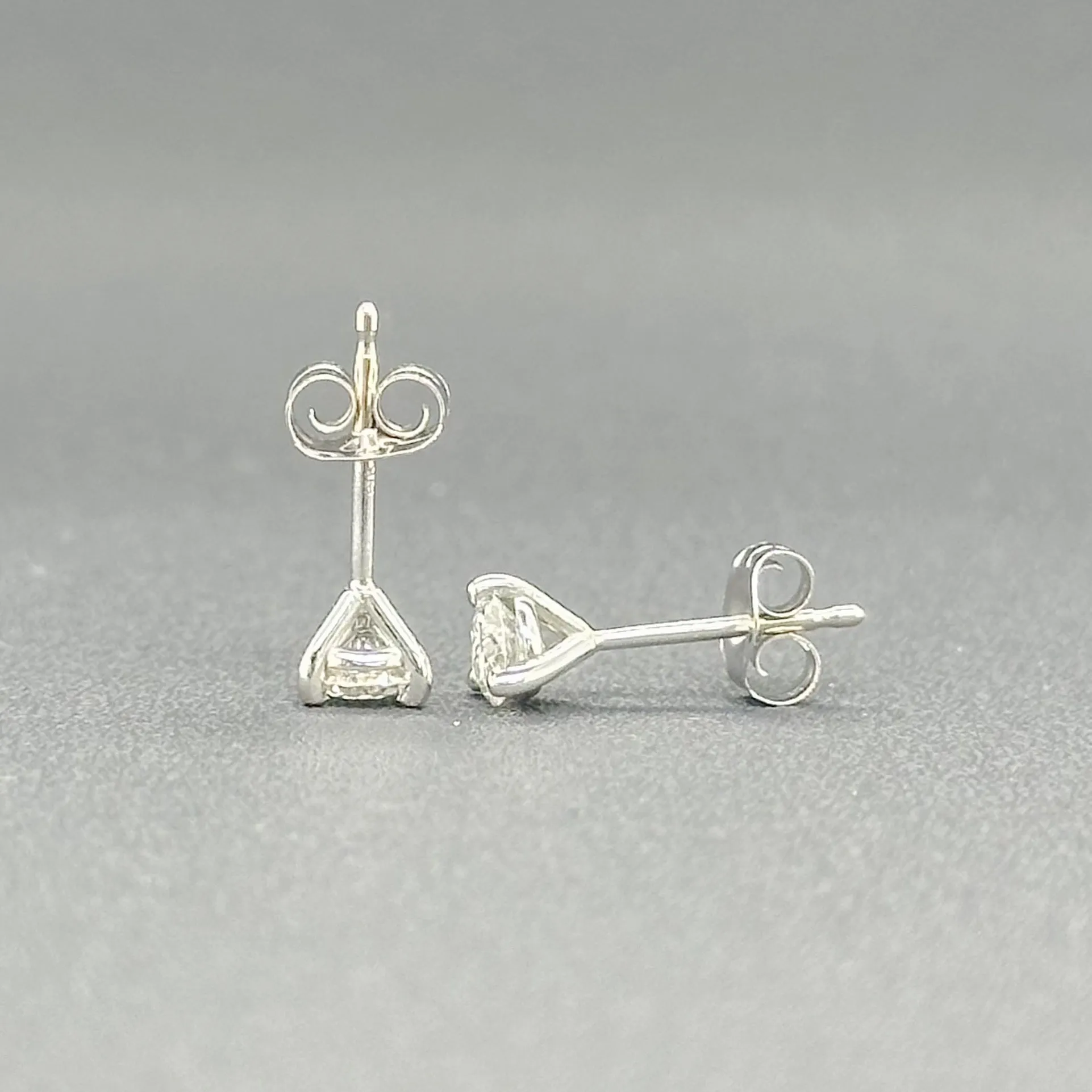 Estate 14K W Gold 0.39ctw G-H/SI1 Diamond Stud Earrings