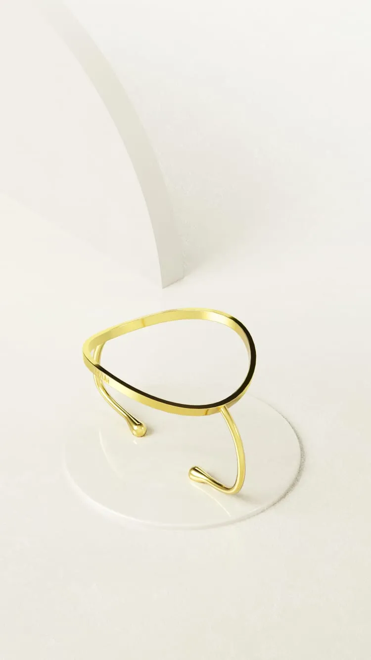 Gold circle hand bracelet