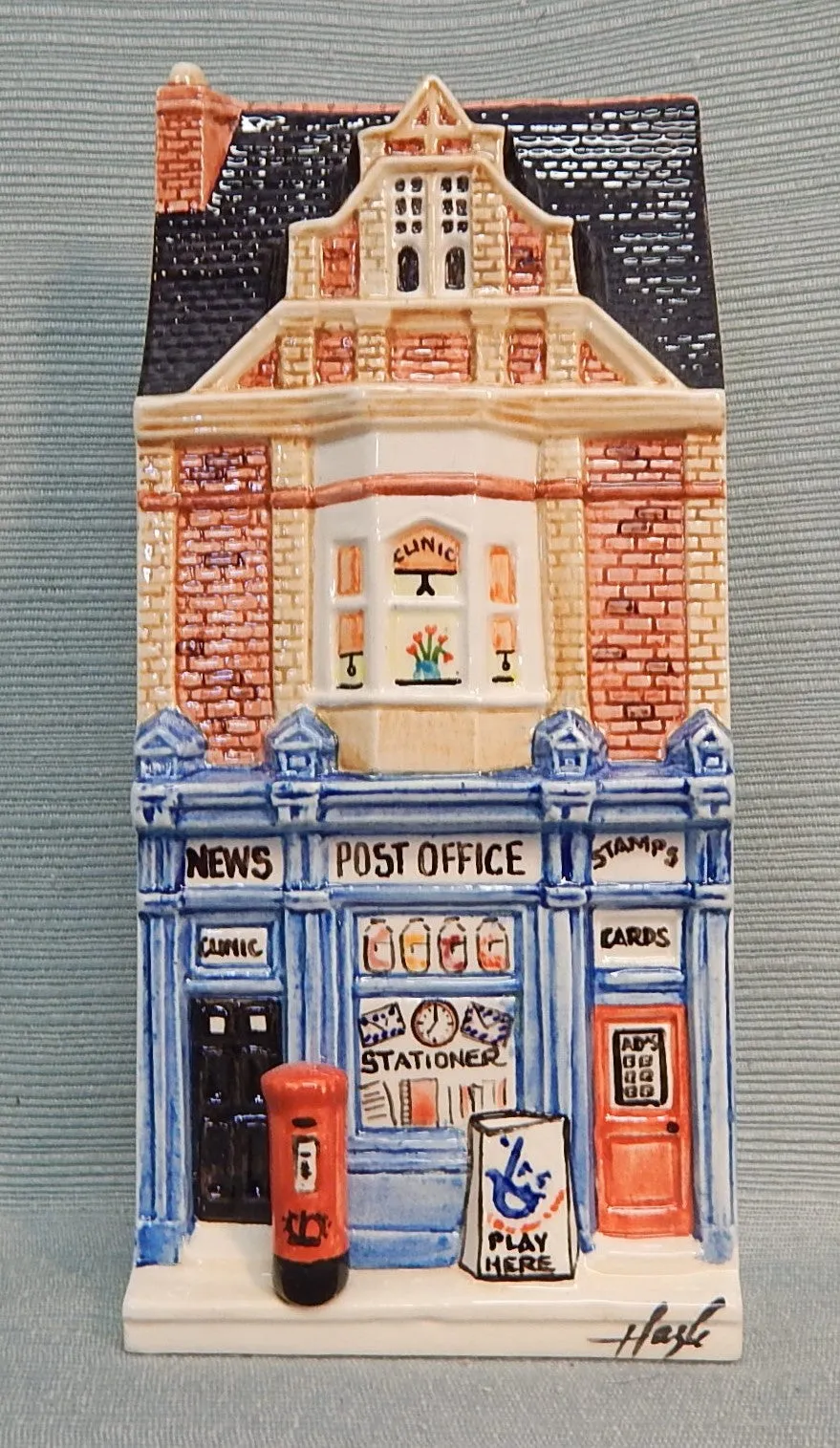 Hazle Ceramics "A Nation of Shopkeepers" Post Office - Like New Condition