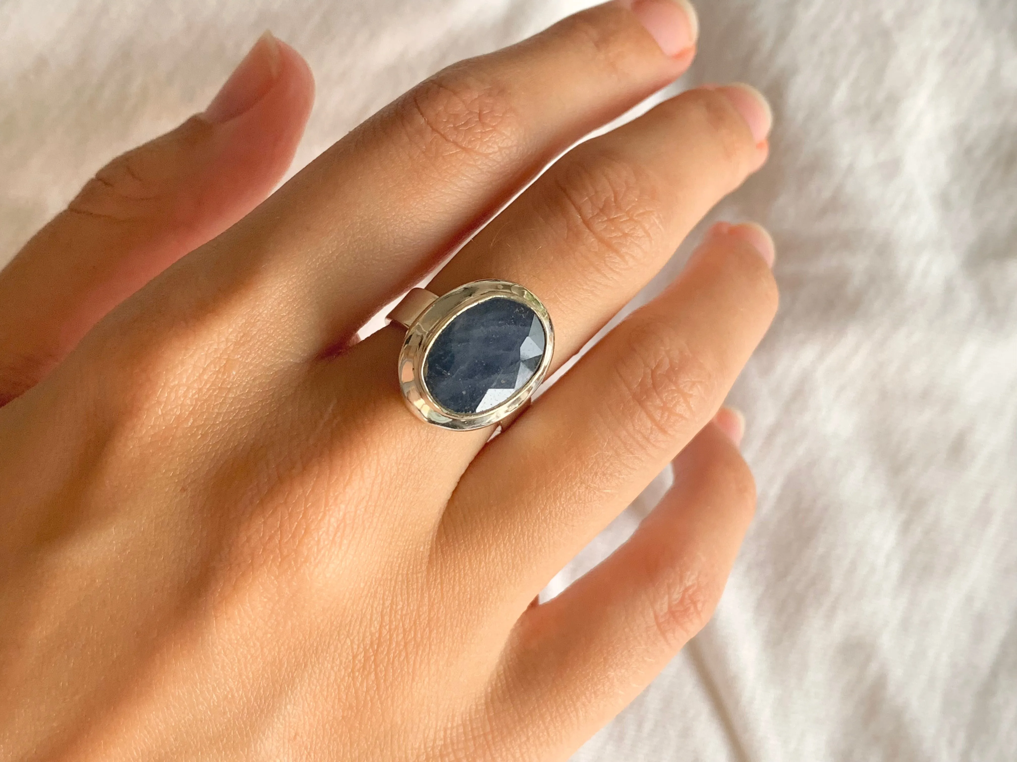 Sapphire Ansley Ring - Medium Oval