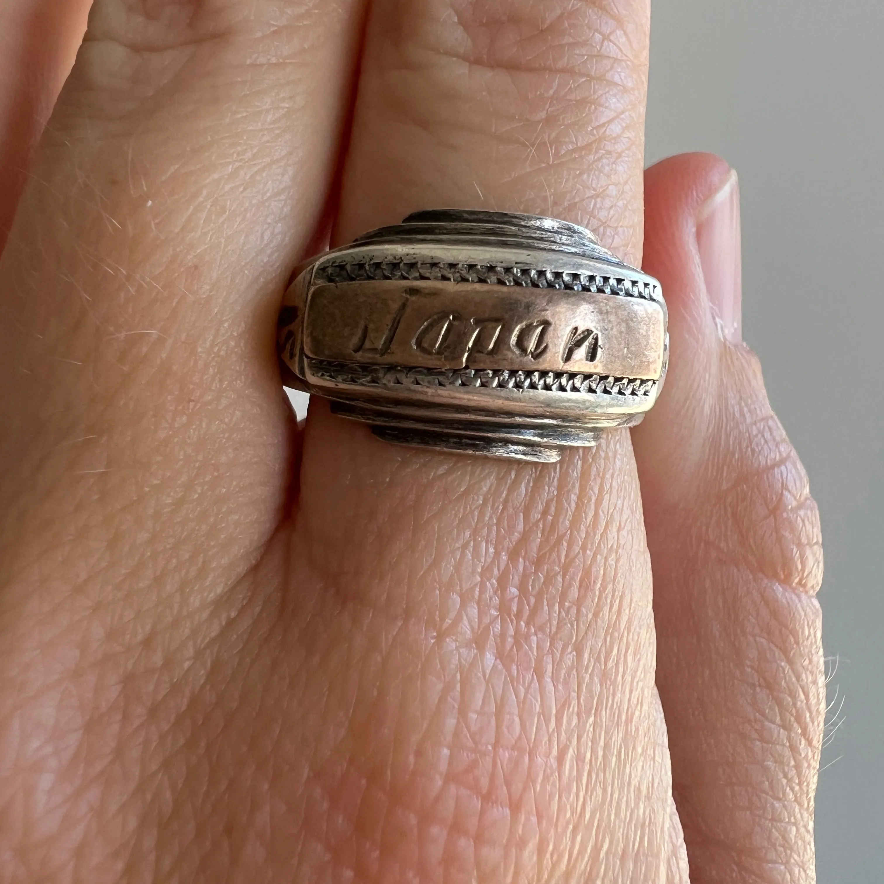 V I N T A G E // 1945 Japan / sterling silver GI souvenir or sweetheart ring / size 8.25-ish