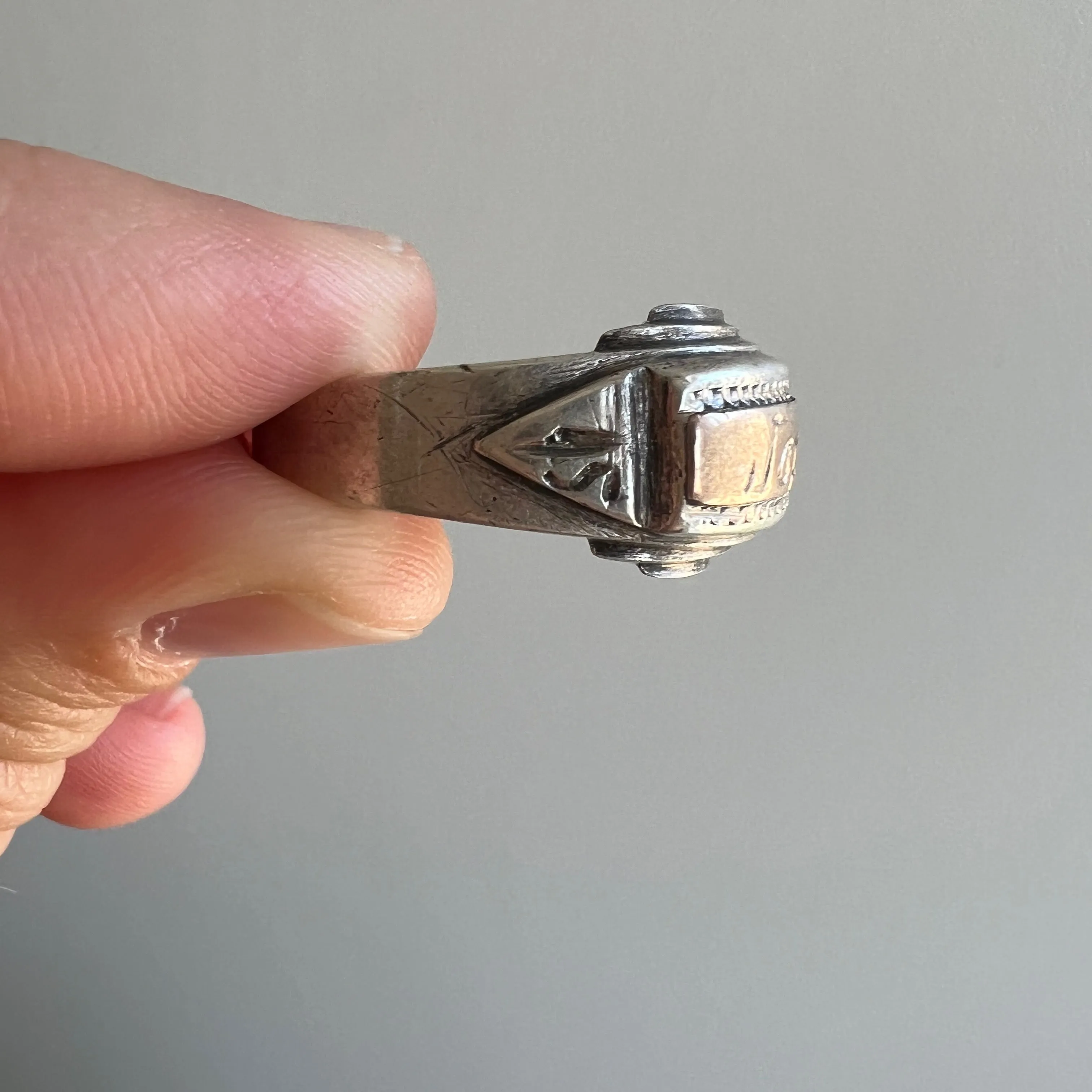 V I N T A G E // 1945 Japan / sterling silver GI souvenir or sweetheart ring / size 8.25-ish