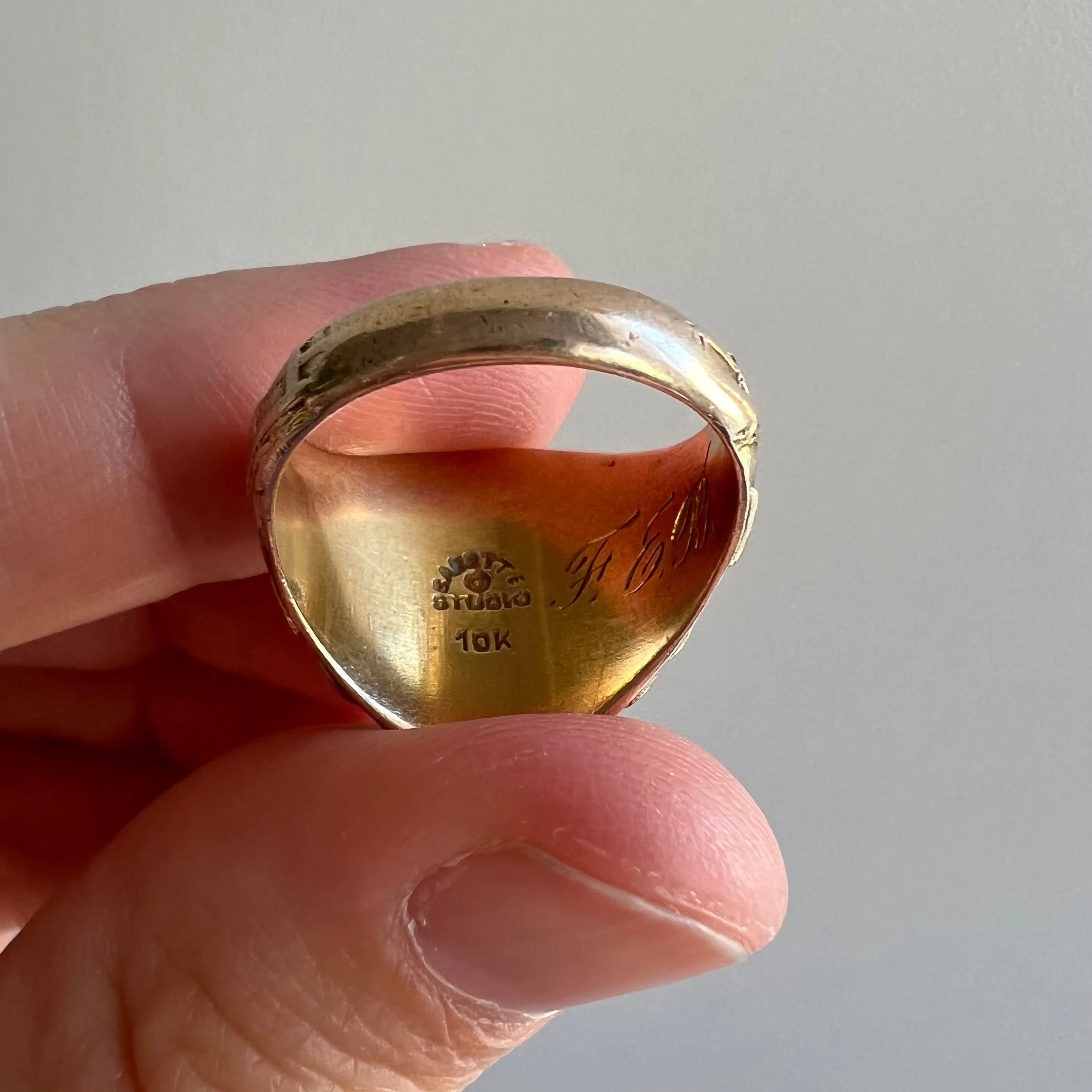 V I N T A G E // Benjamin Franklin Bridge / 10k yellow gold 1930 Camden NJ High school signet ring / size 6