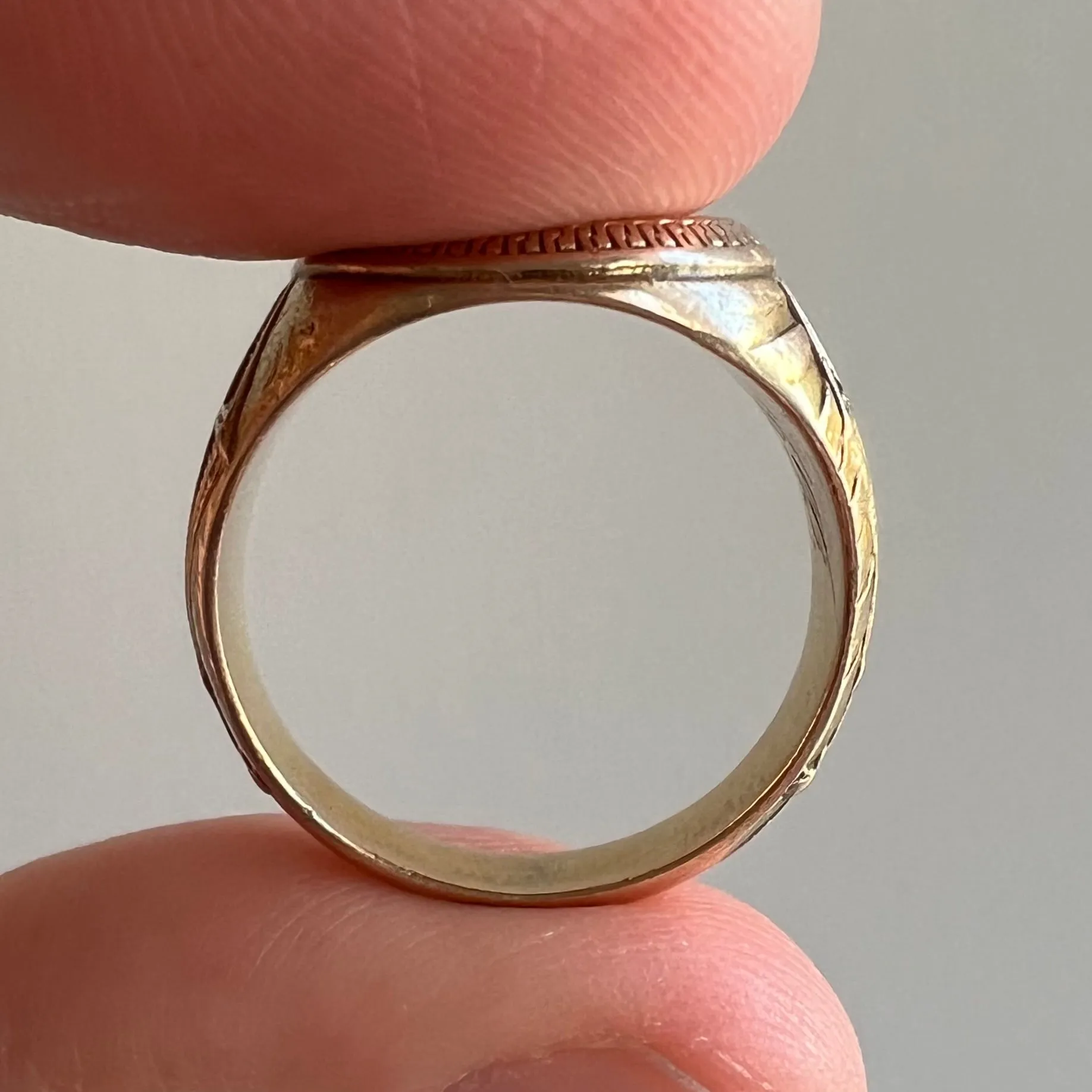 V I N T A G E // Benjamin Franklin Bridge / 10k yellow gold 1930 Camden NJ High school signet ring / size 6