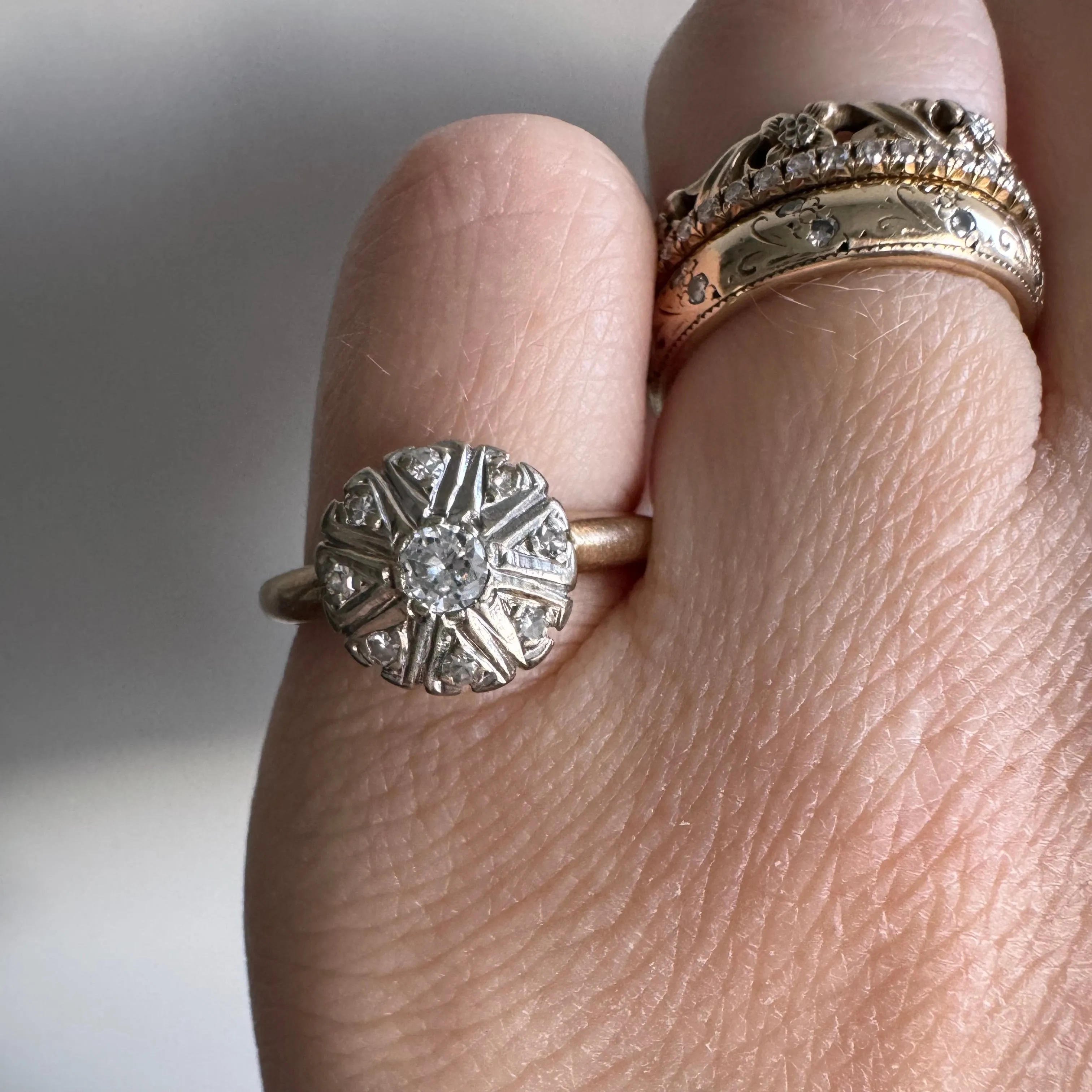 V I N T A G E // star daisy / bicolor 14k and diamond celestial floral cluster ring / size 4.75 to 5