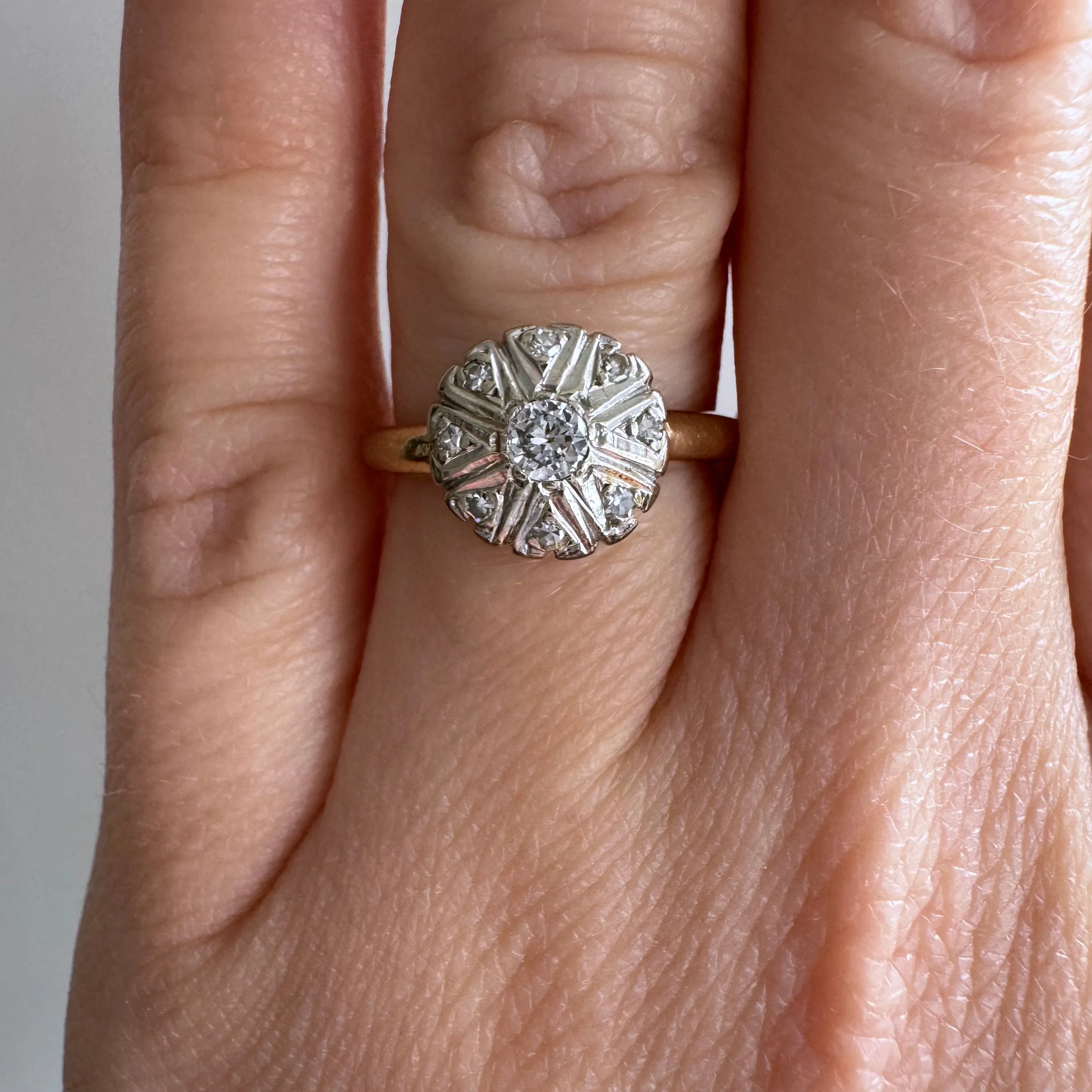 V I N T A G E // star daisy / bicolor 14k and diamond celestial floral cluster ring / size 4.75 to 5