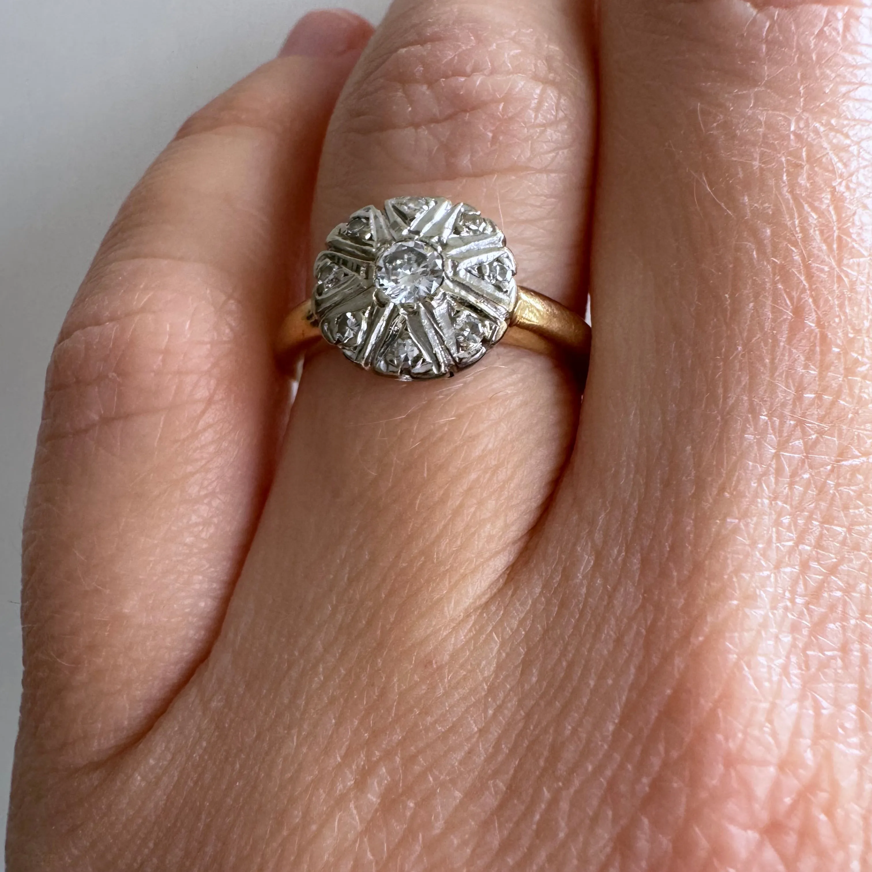 V I N T A G E // star daisy / bicolor 14k and diamond celestial floral cluster ring / size 4.75 to 5